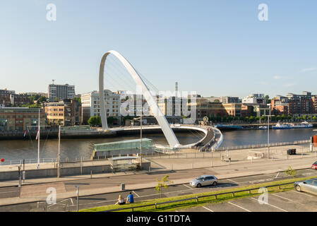 Gateshead Millennium Bridge, Gateshead, Angleterre Banque D'Images