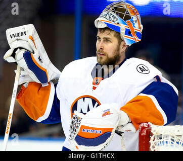 Tampa, Floride, USA. Apr 30, 2016. DIRK SHADD | fois .Les Islanders de New York Thomas Greiss gardien (1) au cours de la troisième période de jeu d'action deux au second tour de l'éliminatoire de la coupe Stanley à l'Amalie Arena à Tampa samedi après-midi (04/30/16) © Dirk Shadd/Tampa Bay Times/ZUMA/Alamy Fil Live News Banque D'Images