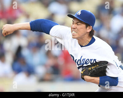 Los Angeles, Californie, USA. 16 mai, 2016. Kenta Maeda (MLB) Dodgers : Kenta Maeda des emplacements des Dodgers de Los Angeles en ligue majeure de baseball pendant les match contre les Los Angeles Angels of Anaheim au Dodger Stadium à Los Angeles, California, United States . © AFLO/Alamy Live News Banque D'Images