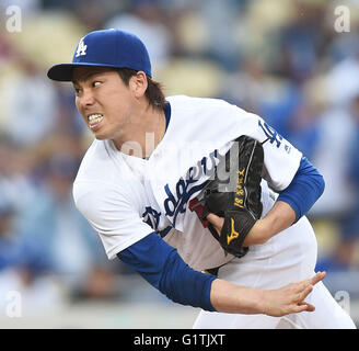 Los Angeles, Californie, USA. 16 mai, 2016. Kenta Maeda (MLB) Dodgers : Kenta Maeda des emplacements des Dodgers de Los Angeles en ligue majeure de baseball pendant les match contre les Los Angeles Angels of Anaheim au Dodger Stadium à Los Angeles, California, United States . © AFLO/Alamy Live News Banque D'Images