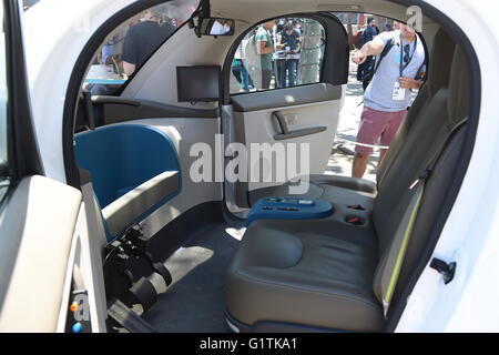 Mountain View, Californie, USA. 18 mai, 2016. Une voiture conduite par Google vu à la Google I/O Developer Conference à Mountain View, Californie, USA, 18 mai 2016. Photo : ANDREJ SOKOLOW/dpa/Alamy Live News Banque D'Images