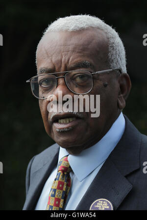 Londres, Royaume-Uni, le 6 juillet 2015 : Sir Trevor McDonald OBE vu au Wimbledon Championships 2015 Jour 7 Banque D'Images