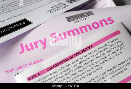 Lettre de convocation DU JURY POUR CONFIRMATION DE SERVICE DE JURY RE LES JURÉS DES TRIBUNAUX DE MAGISTRATS D'HM Prison Service TRIBUNAL TRIBUNAUX UK Banque D'Images