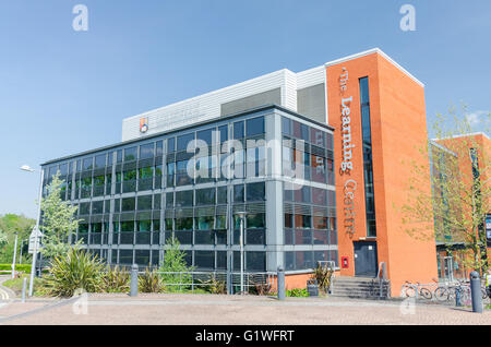 Les bâtiments modernes y compris le Centre d'apprentissage sur le campus de l'Université de Birmingham Banque D'Images