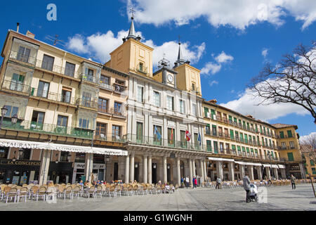 SEGOVIA, ESPAGNE, avril - 15, 2016 : La Plaza Mayor. Banque D'Images