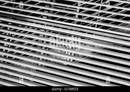 Abstract constructions en acier, l'architecture industrielle moderne, les escaliers et les volets du fragment Banque D'Images