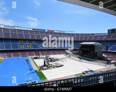 Le stade de football de Camp Nou à Barcelone Espagne avant un concert de rock par Bruce Spingsteen. Banque D'Images