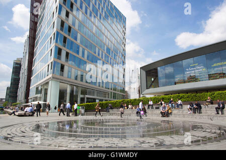 Merchant Square, waterside garden square au coeur de Paddington, Londres, Angleterre, Royaume-Uni Banque D'Images