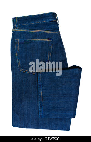 Fashion jeans bleu plié isolé sur fond blanc. Banque D'Images