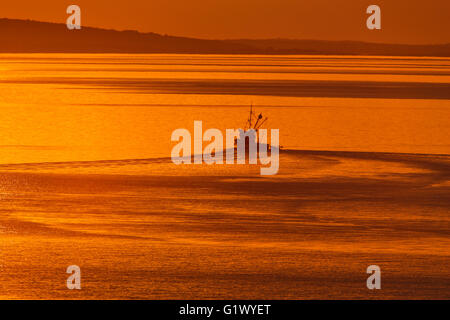 Bateau de pêche à voile mer ouverte en Méditerranée, la Croatie Banque D'Images