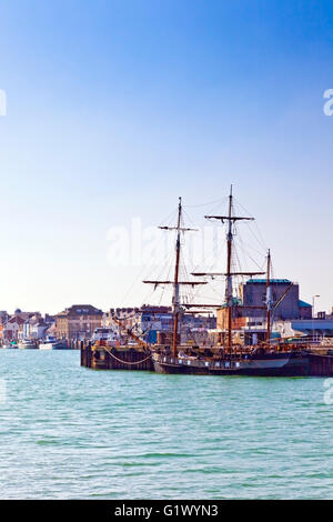 Tall Ship 'comte de Pembroke' attaché à Weymouth Harbour sur la rivière Wey, Dorset, England, UK Banque D'Images