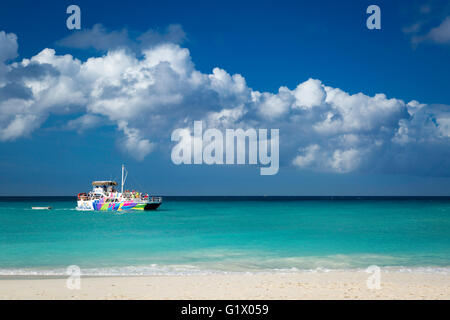 Partie/Bateau de tourisme 'Mi Dushi' désactivé de Divi Resort près de Oranjestad, Aruba, Antilles Banque D'Images