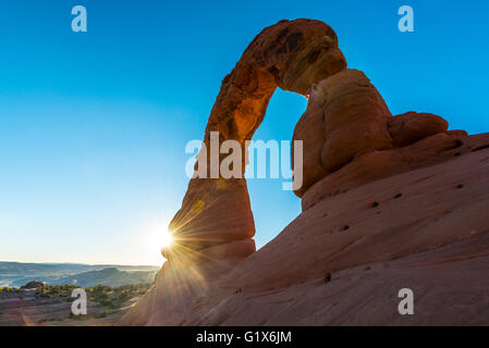 Natural Arch Delicate Arch au coucher du soleil, Arches National Park, Moab, Utah, USA Banque D'Images