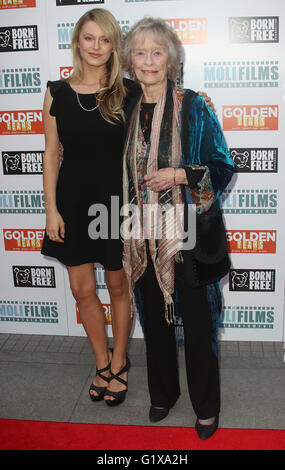 14 avril 2016 - Lily Travers et Virginia McKenna assistant à Golden Years UK Film Premiere à Odéon, Tottenham Court Road à Lon Banque D'Images