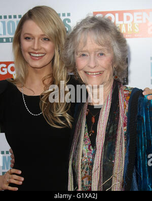 14 avril 2016 - Lily Travers et Virginia McKenna assistant à Golden Years UK Film Premiere à Odéon, Tottenham Court Road à Lon Banque D'Images