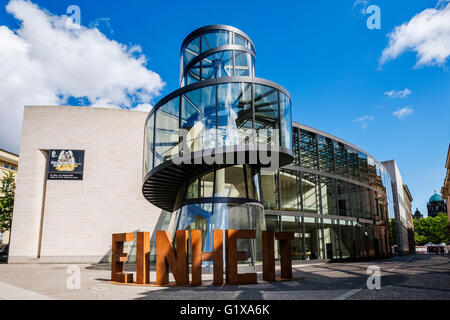 L'extérieur de l'extension moderne au Musée historique allemand conçu par IM Pei à Berlin Allemagne Banque D'Images