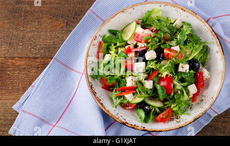 Salade grecque. Alimentation saine. Vue d'en haut Banque D'Images