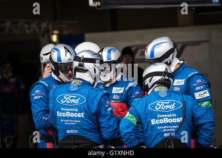 Silverstone, UK. 17 avr, 2016. Le No66 de l'équipe Chip Ganassi Ford UK Ford GT Pit Crew Banque D'Images