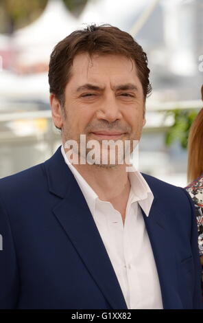 Cannes, France. 20 mai, 2016. L'acteur Javier Bardem assiste à la dernière 'FACE' Photocall lors de la 69 e Assemblée annuelle du Festival du Film de Cannes le 20 mai 2016 à Cannes. Credit : Frederick Injimbert/ZUMA/Alamy Fil Live News Banque D'Images