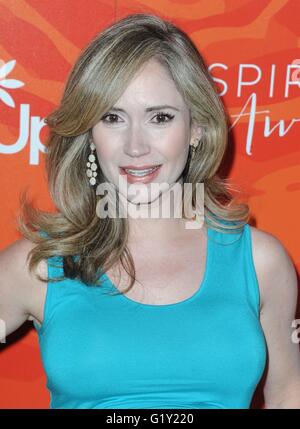 Ashley Jones aux arrivées pour la 13e édition annuelle du Prix de l'Inspiration, le Beverly Hilton Hotel, Los Angeles, CA, 20 mai 2016. Photo par : Dee Cercone/Everett Collection Banque D'Images