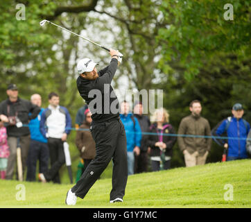 21.05.2016. Le K Club, Straffan, France. Dubai Duty Free Irish Open Golf Championship Round 3. Shane Lowry prend son second coup sur le 4ème trou qui finissent dans le vert côté-bunker. Banque D'Images