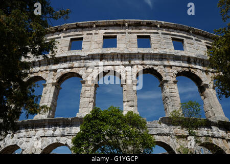 Mur extérieur de l'amphithéâtre romain de Pula, Istrie Croatie Banque D'Images