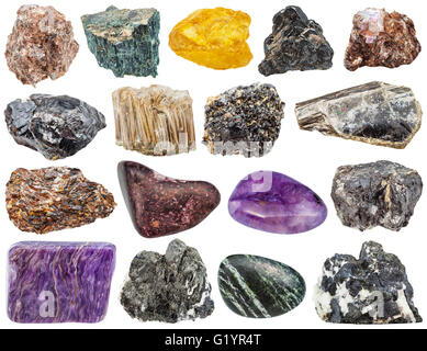 Ensemble de diverses pierres minérales naturelles et de pierres précieuses - charoite, mica, la phlogopite, corindon, soufre, knopite, pérovskite, Piemont Banque D'Images