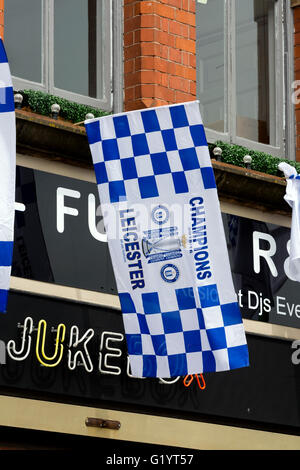 Leicester City Football Club champions Premier League drapeau, le centre-ville de Leicester, UK Banque D'Images