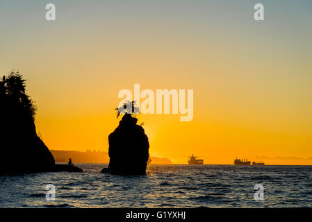 Siwash Rock au coucher du soleil, Vancouver, British Columbia, Canada Banque D'Images