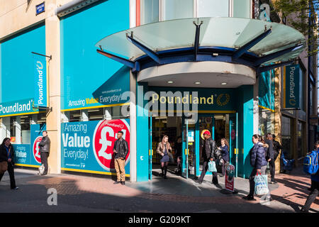 Poundland store, Birmingham, West Midlands, England, Royaume-Uni Banque D'Images