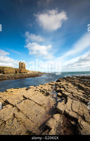 Le Château, partiellement ruiné Keiss sur la clifftops au nord du village de Keiss Caithness Scotland UK Banque D'Images