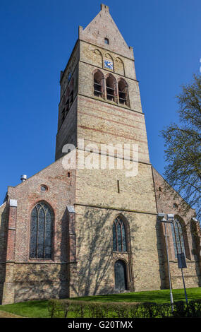 L'église Martini dans la ville historique de Bolsward, Pays-Bas Banque D'Images