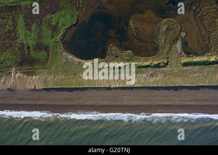 Arnold's Marsh et fin de la rive est au Claj North Norfolk à partir de l'air Banque D'Images