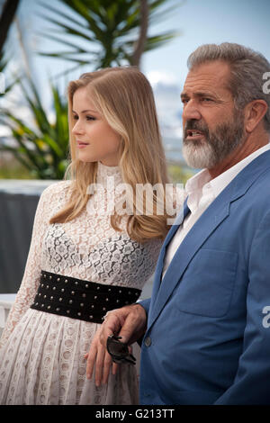 Mel Gibson acteur et actrice Erin Moriarty au père de sang appel photo film à la 69ème Festival du Film de Cannes Samedi 21 mai 2016, Cannes, France. Photographie : Doreen Kennedy Banque D'Images