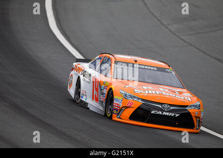 Concord, NC, USA. 21 mai, 2016. Carl Edwards (19) pratiques pour le Sprint All-Star Race au Charlotte Motor Speedway à Concord, NC. Credit : csm/Alamy Live News Banque D'Images