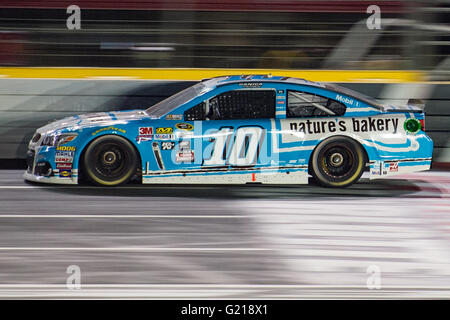 Concord, Caroline du Nord, l'Espagne. 21 mai, 2016. Pilote de NASCAR Danica Patrick # 10 au cours de la NASCAR Sprint Cup Series All-Star Race le samedi 21 mai 2016 au Charlotte Motor Speedway à Concord, NC. Credit : Cal Sport Media/Alamy Live News Banque D'Images