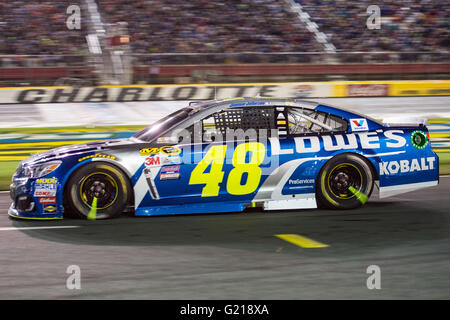 Concord, Caroline du Nord, l'Espagne. 21 mai, 2016. Pilote de NASCAR Jimmie Johnson # 48 au cours de la NASCAR Sprint Cup Series All-Star Race le samedi 21 mai 2016 au Charlotte Motor Speedway à Concord, NC. Credit : Cal Sport Media/Alamy Live News Banque D'Images