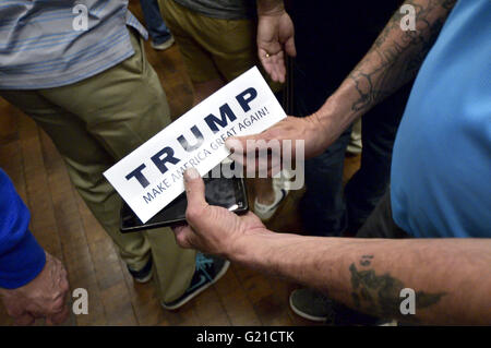 Lawrenceville, New Jersey, USA. 19 mai, 2016. Présomption de Donald Trump candidat GOP assiste à un 19 mai, 2016 Activité de financement avec NJ Gov. Chris Christie à Lawrenceville National Guard Armory dans Lawrence Township, NJ © Bastiaan Slabbers/ZUMA/Alamy Fil Live News Banque D'Images