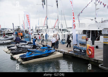Poole, UK. 22 mai, 2016. Le port de Poole boat show 22 mai 2014 Crédit : Martin l'arrêt Woolmington/Alamy Live News Banque D'Images