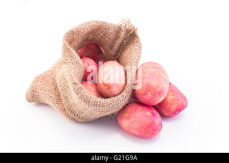 Nouvelle pomme de terre rouge dans un sac de toile. Banque D'Images