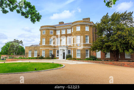 William Morris Gallery, Walthamstow, Essex, une maison georgienne situé dans un parc, à célébrer le célèbre designer d'art et d'artisanat Banque D'Images