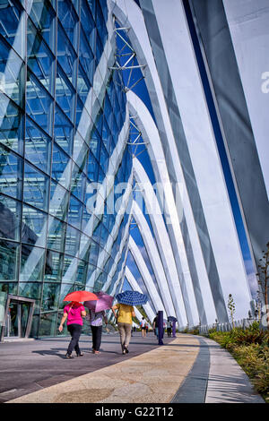 Le dôme de fleurs dans des jardins d'hiver par la baie de Singapour le 22 juillet 2012. Banque D'Images