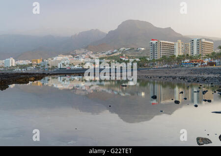 LAS AMERICAS, ESPAGNE - 26 janvier 2016 : la côte pittoresque de Las Americas resort town. Banque D'Images