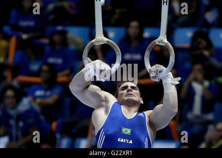 Sao Paulo, Brésil. 22 mai, 2016. Arthur Zanetti du Brésil en concurrence dans le men ?s sonne toujours la concurrence pendant la gymnastique artistique 2016 World Challenge Cup, à Sao Paulo, Brésil, le 22 mai 2016. © Rahel Patrasso/Xinhua/Alamy Live News Banque D'Images