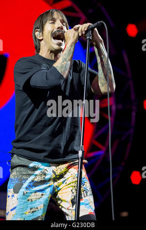 Columbus, Ohio, USA. 22 mai, 2016. Singer Anthony Kiedis des Red Hot Chili Peppers il se produit au cours de Rock sur la gamme music festival à Columbus Crew Stadium à Columbus, Ohio © Daniel DeSlover/ZUMA/Alamy Fil Live News Banque D'Images