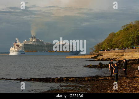 Southampton, UK. 22 mai, 2016. quitter le Solent crédit : Allan Marsh/Alamy Live News Banque D'Images