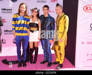 LAS VEGAS, NV - 22 MAI : (L-R) Musiciens Jack Lawless, JinJoo Lee, Joe Jonas et Cole Whittle de DNCE assister au Billboard Music Awards 2016 à T-Mobile Arena le 22 mai 2016 à Las Vegas, Nevada. | Verwendung weltweit Banque D'Images