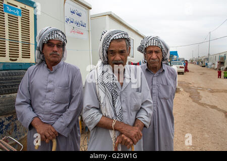 Maisons conteneurs des Iraquiens déplacés dans le camp de réfugiés de Anwald, le nord de l'Iraq Banque D'Images