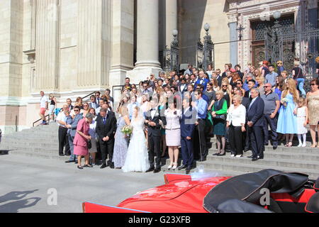 Un mariage, Saint Stephen's Basilica, Budapest, Hongrie Banque D'Images