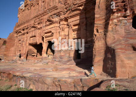 Le Palais tombe à Petra, Jordanie Banque D'Images